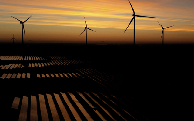 Năng lượng xanh "soán ngôi" hóa thạch tại châu Âu