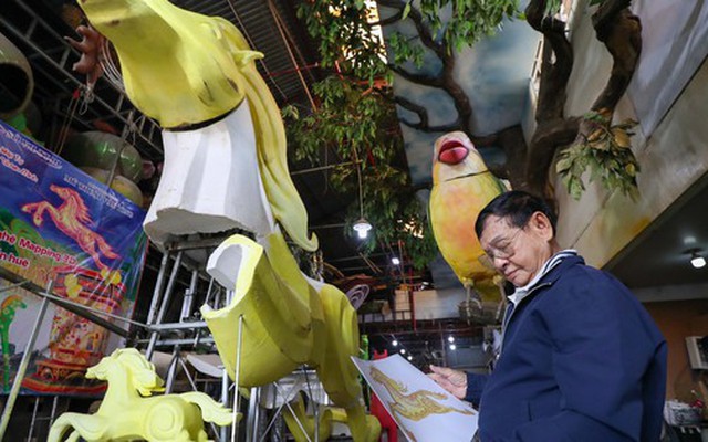 Lộ diện những linh vật ngựa ở Đường hoa Nguyễn Huệ Tết Bính Ngọ 2026