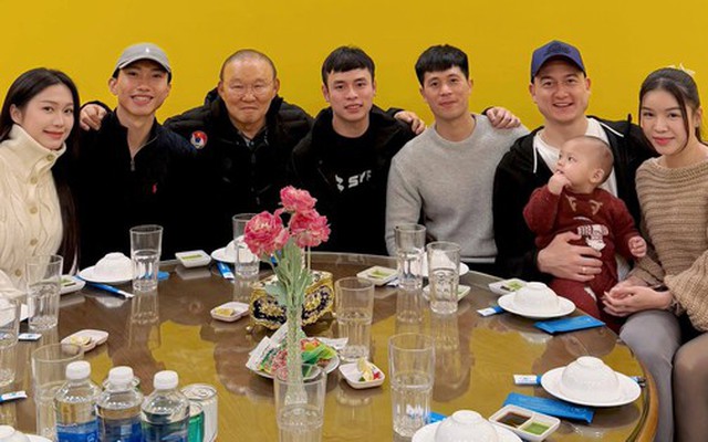 Doãn Hải My đọ sắc với Yến Xuân trong cuộc hội ngộ của ông Park Hang-seo với Văn Hậu, Văn Lâm