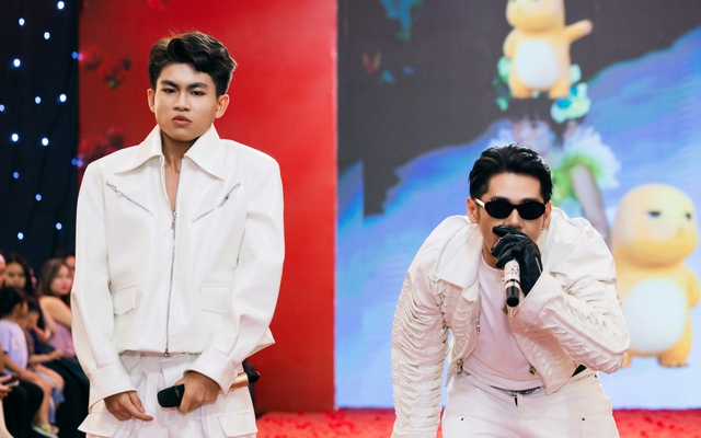 "Người mẫu triển vọng của năm" 2025 trổ tài hát rap tại sân khấu Gala Chào Xuân 2026