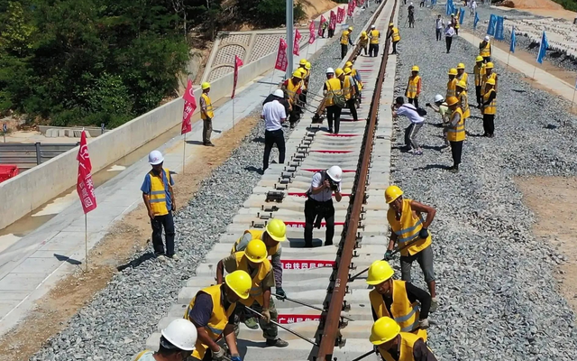 Thà chịu chi phí gấp chứ không chọn Trung Quốc, đường sắt 40 tỷ USD nguy cơ đắp chiếu, khó khởi công nhắm công nghệ nào?