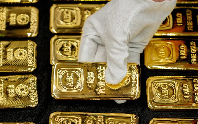 SỐC: Giá vàng hôm nay 28/1 vọt đỉnh "vô tiền khoáng hậu", mốc 200 triệu đồng liệu có xa vời?