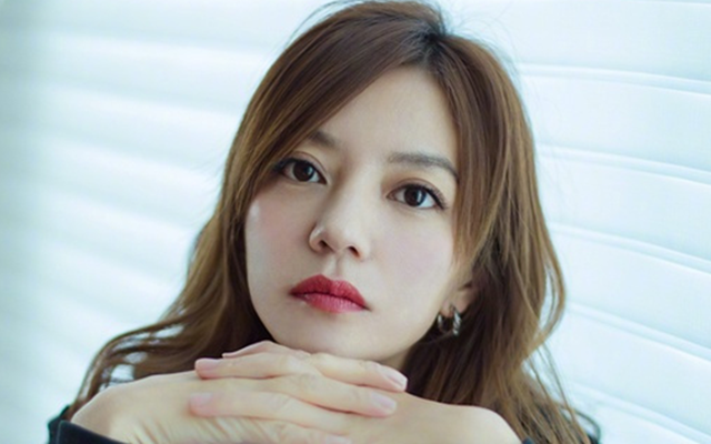 Đừng cố kêu oan cho Triệu Vy!