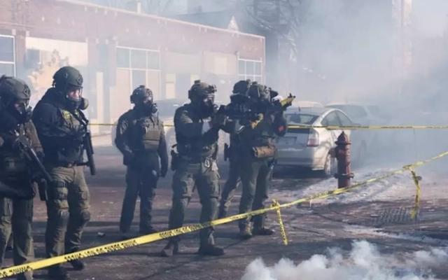 Ecuador tố đặc vụ chống nhập cư Mỹ cố gắng xông vào lãnh sự quán