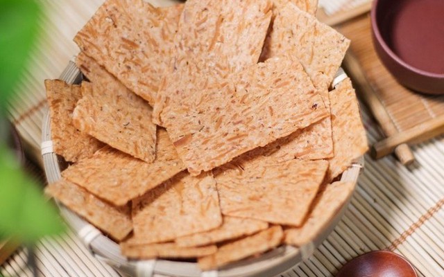 Món bánh dân dã của Việt Nam xuất khẩu đi 20 nước, chinh phục cả Mỹ và Nhật