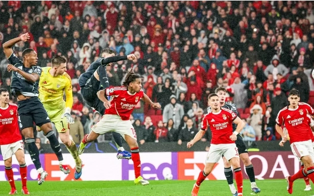 Real Madrid đại bại trước Jose Mourinho, Barca thắng lớn