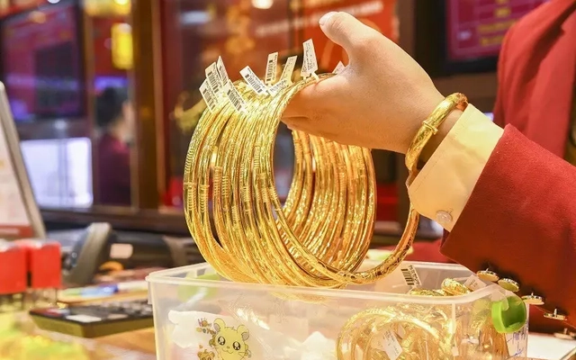 Giá vàng vượt 190 triệu đồng/lượng