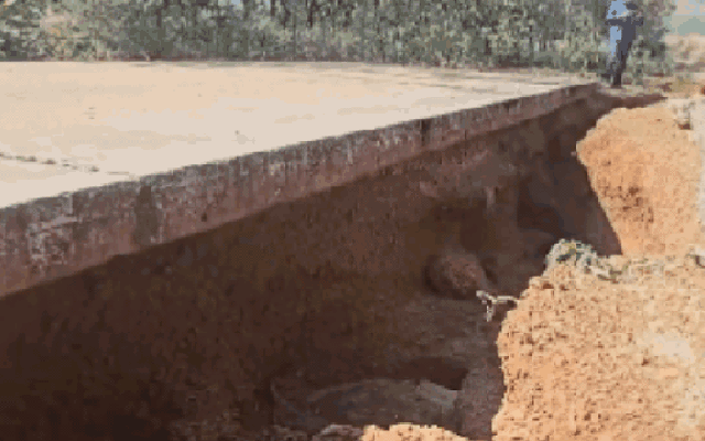 Dự án dân cư 60 tỉ đồng vừa làm xong đã xuống cấp nghiêm trọng