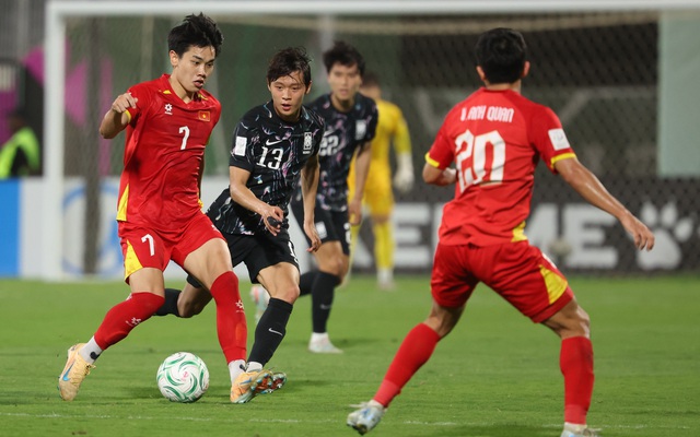 Báo Hàn Quốc tiết lộ sốc: HLV thủ môn “trốn việc” trước khi đấu U23 Việt Nam