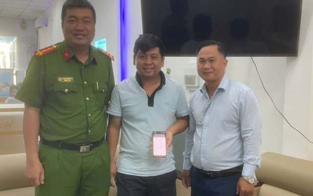 Sau khi chuyển khoản 600 triệu đồng đến tài khoản VietinBank đuôi 9999, người đàn ông liền đến công an trình báo