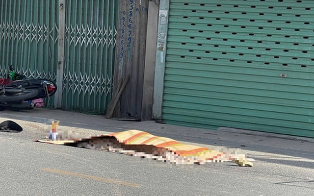 Xe container cán tử vong người phụ nữ ở TPHCM, tài xế chạy thêm một đoạn mới dừng