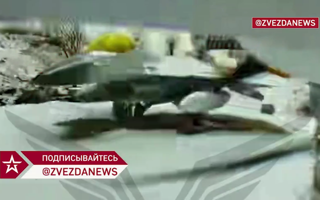 Drone tấn công trúng mô hình tiêm kích F-16 tại Kirovograd