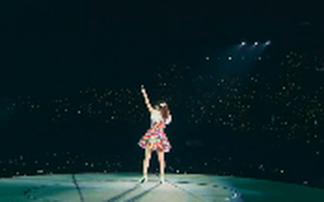 Mỹ nhân hạng S bị yêu cầu rời khỏi thành phố vì phạm luật cấm, cách xa 900km lập kỳ tích cả đời có 1