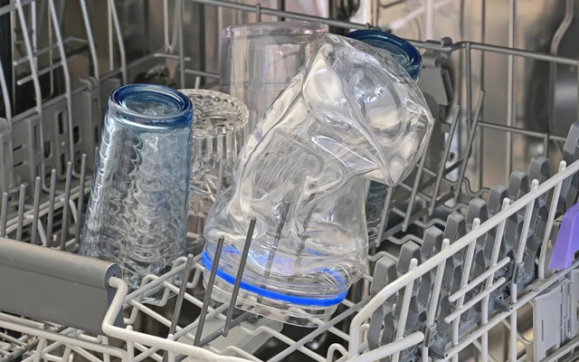 6 đồ vật tuyệt đối không nên cho vào máy rửa bát