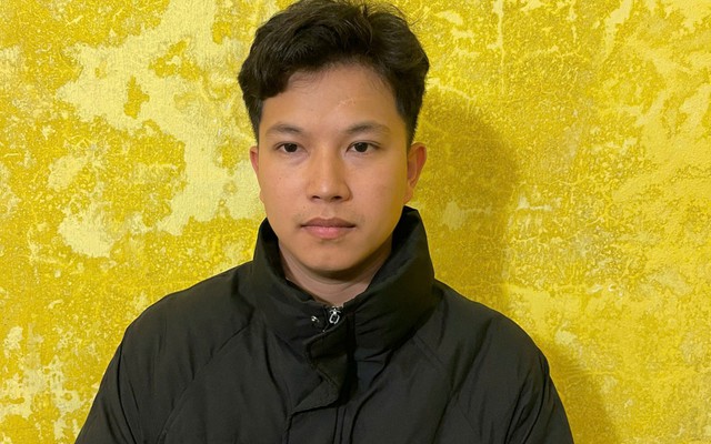 Khám xét nơi ở, bắt đối tượng cầm đầu Nguyễn Văn Hạnh, thu giữ nhiều con dấu