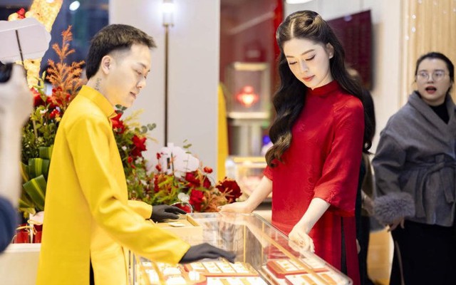 Có 1,5 triệu đồng nhàn rỗi: Tốt nhất là mua 0,1 chỉ vàng?