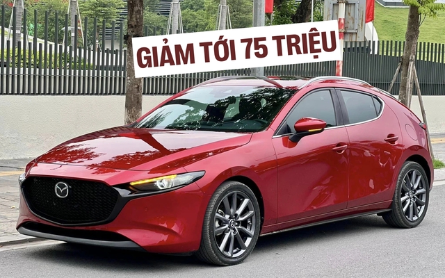 Mazda3 giảm giá tới 75 triệu tại đại lý, bản tiêu chuẩn nay xuống ngang Hyundai Accent, nhưng người mua phải chấp nhận một điều