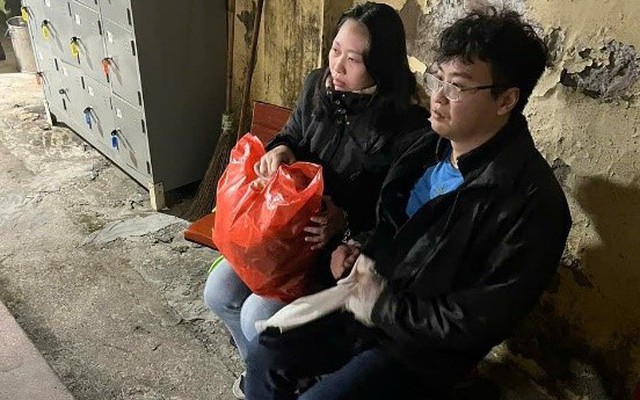 Khám xét khẩn cấp nơi ở thu 6 đơn hàng, bắt Nguyễn Tiến Thành và bạn gái