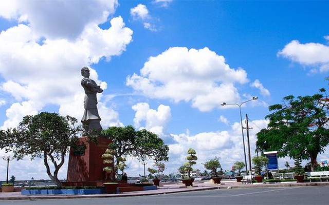 Thủ khoa Huân là ai?