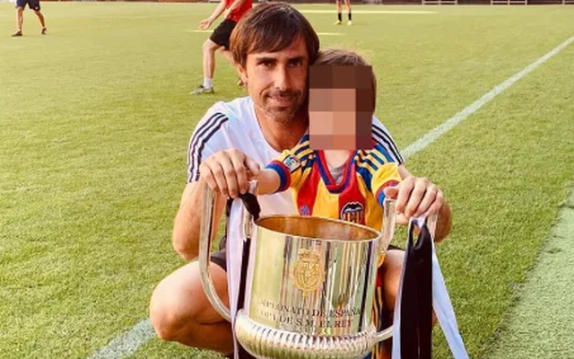 Tìm thấy thi thể HLV bóng đá nổi trên biển, hai cậu con trai vẫn mất tích sau thảm kịch chìm tàu du lịch