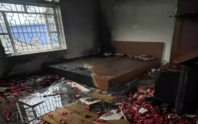 La liệt xác pháo tại hiện trường vụ cháy làm 3 người thương vong ở Hà Nội