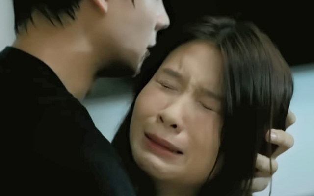 Đừng cho mỹ nhân phim Việt giờ vàng này đóng cảnh khóc nữa, méo mó mặt mày vẫn không có nổi một giọt nước mắt