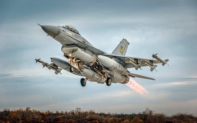 F-16 buộc đổi chiến thuật khi đối mặt chiến trường khốc liệt