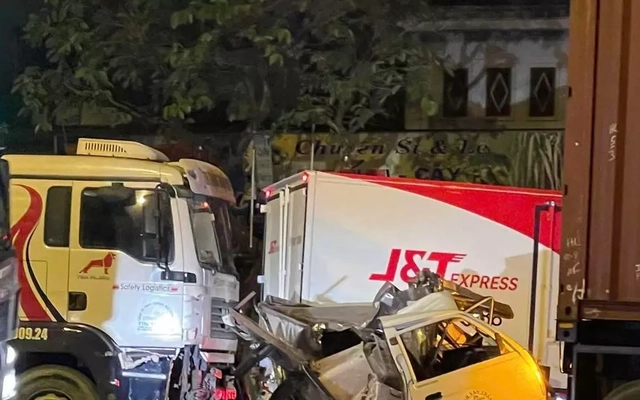 4 ô tô va chạm liên hoàn ở TPHCM, một người bị thương