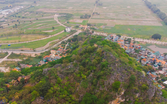 Ngọn núi ngay ở Hà Nội cao chỉ hơn 100m: Cách trung tâm 20km, thuộc quần thể Di tích quốc gia đặc biệt