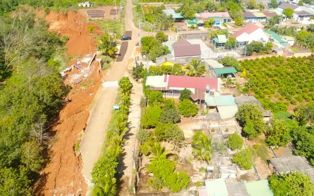 Vì sao nhiều hộ dân ở Gia Lai vẫn cố thủ quanh vực 'tử thần'?