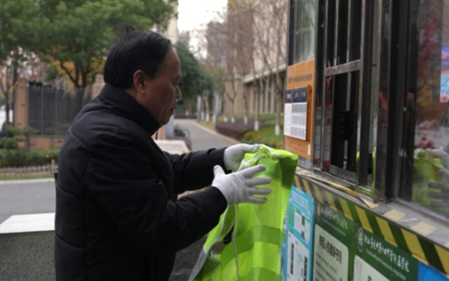 Phát hiện 1 Phó hiệu trưởng trung học cứ 7h sáng là “mất liên lạc”, nghe con ruột nói 1 câu mà tan nát cõi lòng