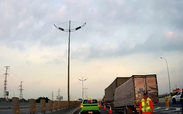 Tài xế tử vong trên tuyến cao tốc TPHCM - Trung Lương - Mỹ Thuận - Cần Thơ