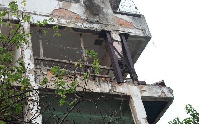 Cặp đôi mua nhà cũ xuống cấp với giá chỉ 170 triệu đồng, ai cũng bảo dở hơi nhưng 1 năm sau đã phải hâm mộ