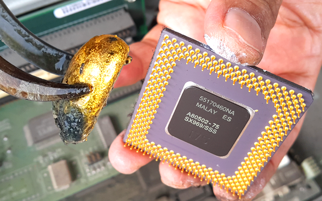 Quăng điện thoại cũ đi là mất cả đống tiền: Đây là cách lấy sạch vàng và palladium chỉ trong 20 phút