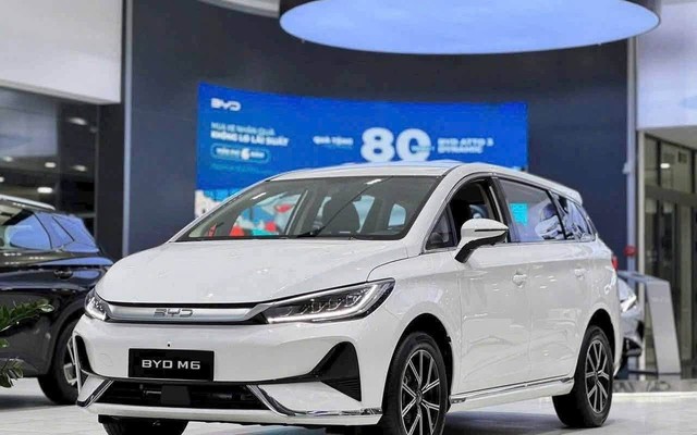 Loạt MPV 7 chỗ giảm giá mạnh, nhiều mẫu xuống dưới 600 triệu đồng