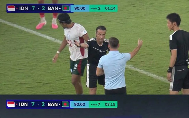 FIFA ASEAN Cup: Trọng tài bất ngờ sửa bảng bù giờ, tuyển Indonesia được cộng thêm 5 phút đầy khó hiểu