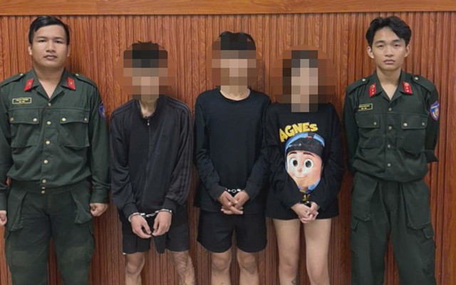 Khám xét khẩn cấp phòng trọ, bắt Phạm Tường Vy SN 2008 và 2 thanh niên