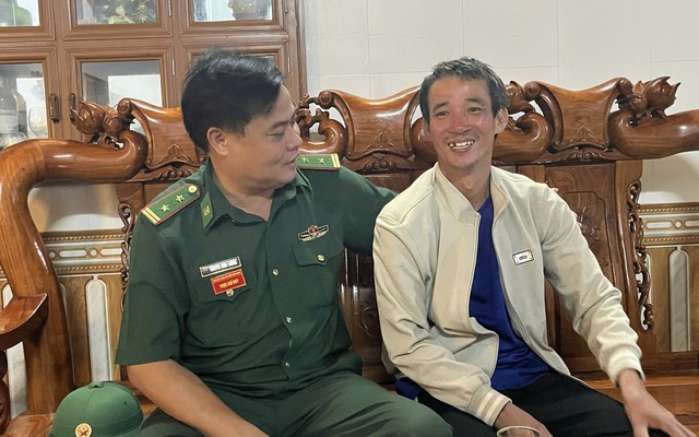Ngư dân mất tích sau vụ chìm tàu cá tự bơi vào bờ sau 8 giờ lênh đênh trên biển