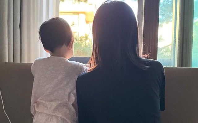 Ngọc nữ gen Z biến mất khỏi showbiz hơn 2 năm qua, thì ra mang thai liền tù tì 2 con cho đại gia hơn 15 tuổi