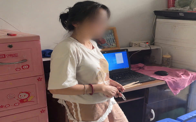 Kiểm tra phòng trọ, công an phát hiện người phụ nữ SN 1987 thực hiện hàng nghìn cuộc gọi, nhận hơn 300.000 đồng/ngày