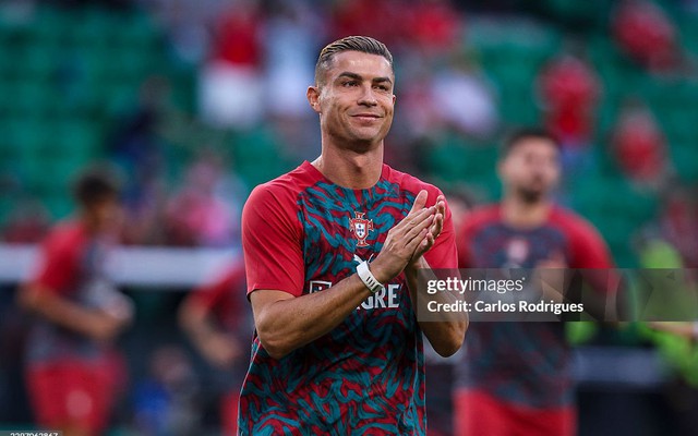 Ronaldo: "Tôi là cầu thủ xuất sắc nhất lịch sử. Chấm hết"