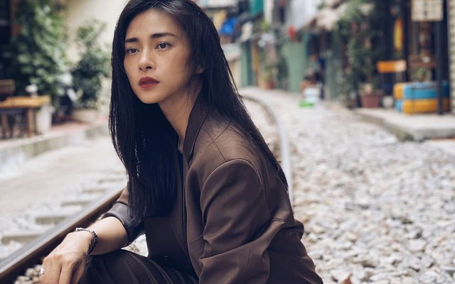 Nữ nghệ sĩ đình đám đi bán mì ở đường Ngô Quang Huy, TP.HCM