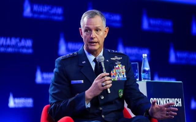 NATO cảnh cáo sẽ đè bẹp mọi đối thủ