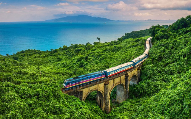 Việt Nam vừa hoàn thành nâng cấp 32 toa tàu, phục vụ chuyến chạy 411 km xuyên 4 tỉnh trong ~8 tiếng: Hiện đại như ở Nhật Bản, Italia, giá vé chỉ từ vài trăm nghìn đồng