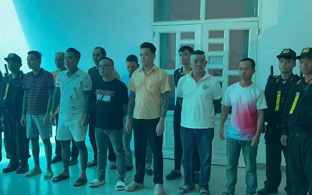 Công an Đồng Nai bắt khẩn cấp 11 đối tượng nhóm biệt danh 'Cọp Đen'