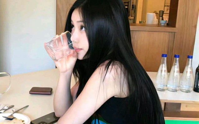 Giật mình trước 4 thói quen uống nước âm thầm "bòn rút" tuổi thọ: Nhiều người vô tư làm mỗi ngày