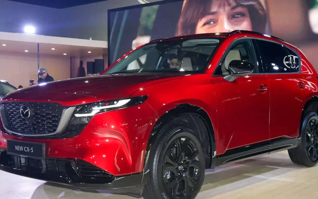 Lý do Mazda CX-5 mới không chạy theo mẫu SUV ăn khách nhất của Toyota