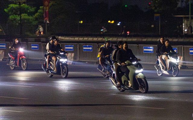 ‘Quái xế’ náo loạn ở Mỹ Đình: Công an Hà Nội triệu tập 9 thanh thiếu niên