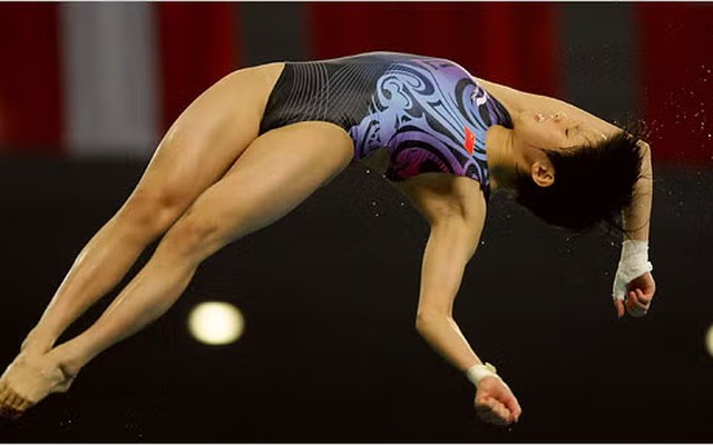Thần đồng Trung Quốc khổ luyện từ mẫu giáo, nhịn ăn tối 2 năm để vô địch Olympic