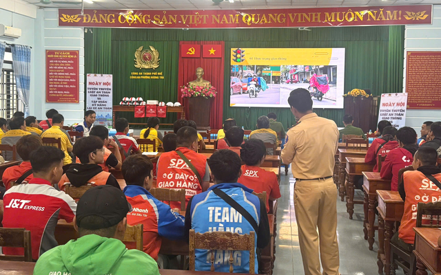 Công an kiểm tra 71 shipper của 6 công ty